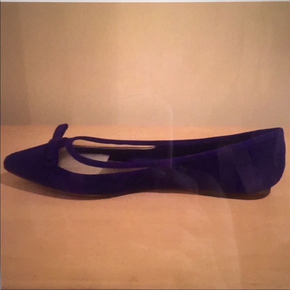 NEW BCBG Blue or Black Suede Flats with Bow - Picture 7 of 8